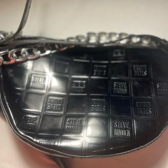 Steve Madden Black Shoulder Bag with Silver Chain Detail - Picture 5 of 6